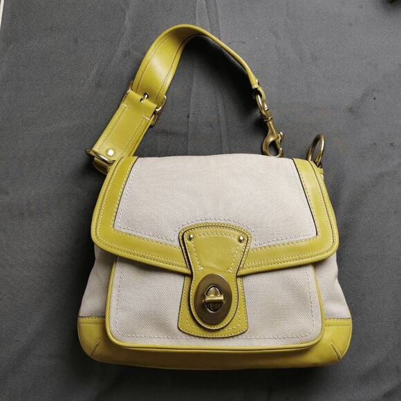 RARE! COACH Off WHITE CANVAS GREEN LEATHER LEGACY ALI SLIM FLAP HOBO PURSE 10828